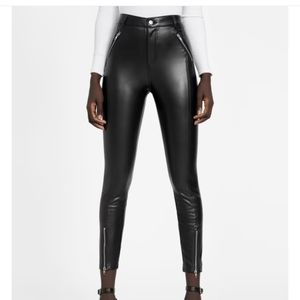 4個まで郵便OK GUESS ゲス cracked leather レザー ショートパンツ